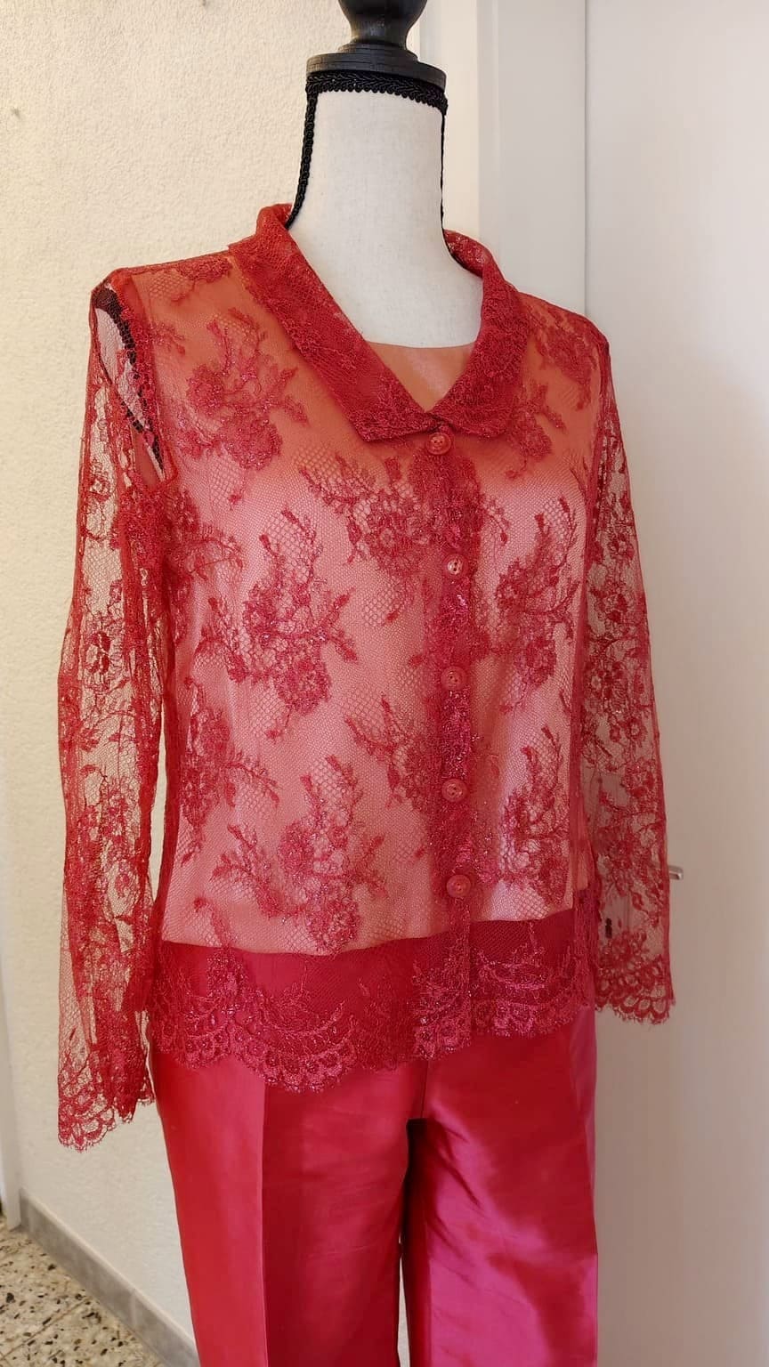 Spitzenbluse rot massanfertigung schneiderei egger